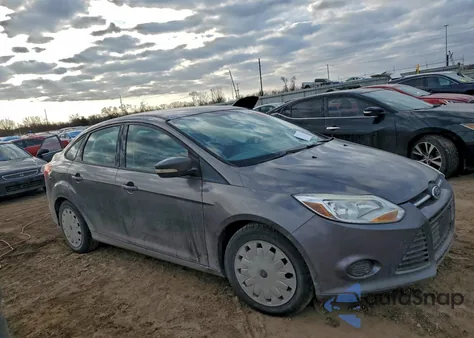 2014 Ford Focus Se z USA, uszkodzony, nr VIN 1FADP3F21EL462506